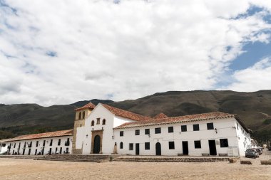 Panoramik sayısı, Villa de Leyva ana meydanında Boyaca - Kolombiya