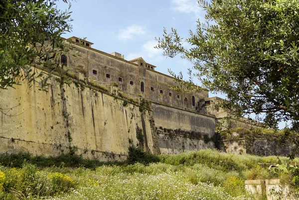 Manzaraları Swabian kale Augusta - Sicilya, İtalya.
