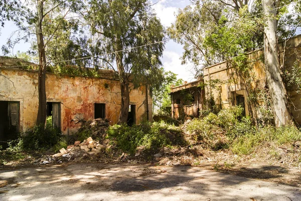 Verlaten Hangar Augusta Sicilië Italië — Stockfoto