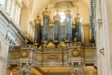 Catania'daki Saint Agatha Metropolitan Katedrali'nin iç kısmı, Sicilya, İtalya.