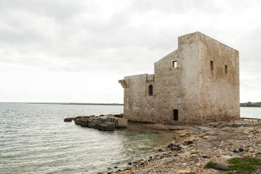 Sicilya'daki Vendicari Doğa Rezervi Sveva Kulesi'nin turistik yerleri, İtalya.