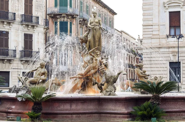 Fuente Diana Plaza Arquímedes Siracusa Sicilia Italia — Foto de Stock