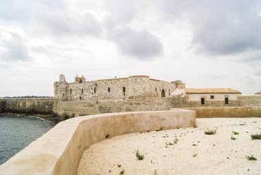 Syracuse Maniace Kalesi Mimari Manzaraları, Sicilya, İtalya.