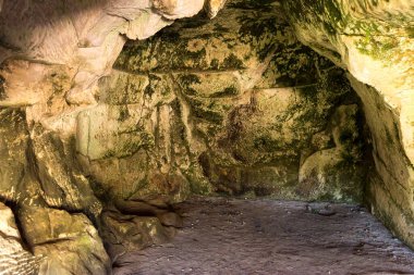 İtalya, Syracuse ili Palazzolo Acreide 'deki Latomia dell Intagliata Arkeolojik Görüş Alanı. 