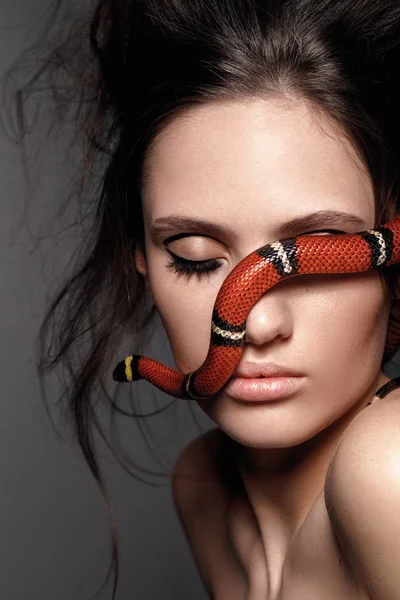 Girl Perfect Skin Brunette Hair Red Snake Her Face — Stock Photo, Image