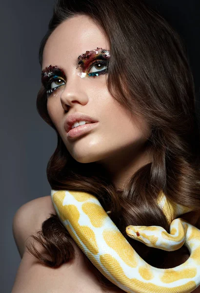 Fashion Portrait Brunette Model Color Spangles Eyelids Yellow Snake Lying — Stock Photo, Image