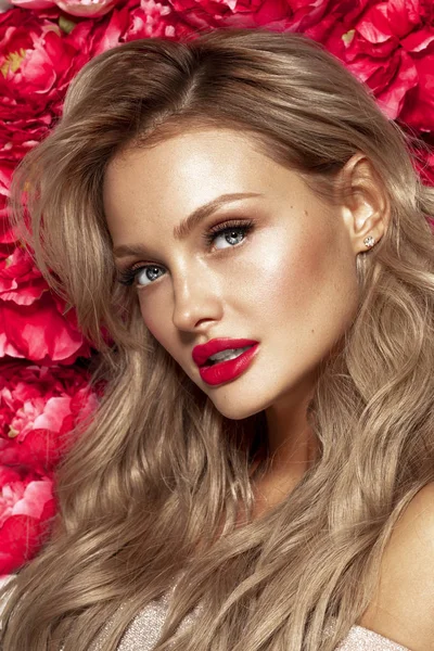 Portrait Beautiful Sensual Fashion Model Red Lips Flowers Background Wedding — Stok Foto