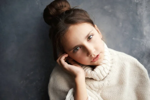 Portrait Une Adorable Adolescente Tristes Émotions Visage Expressif Peau Propre — Photo