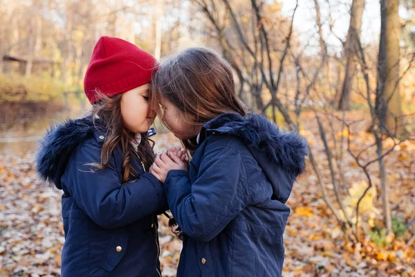 Two Happy Children Hugging Autumn Park Close Sunny Lifestyle Fashion — Stock Photo, Image