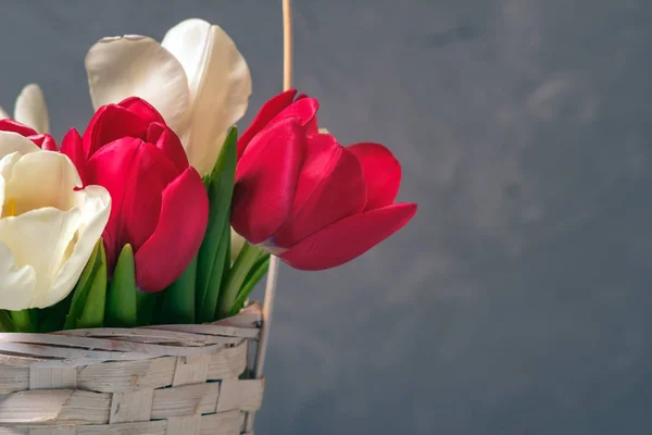 Spring Bouquet Tulips Basket Vintage Backdrop Banner Template Copyspace Womans — Stock Photo, Image