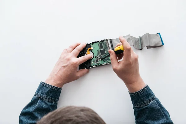 Serviço Recuperação Disco Rígido Mãos Reparador Segurando Hdd Quebrado Com — Fotografia de Stock