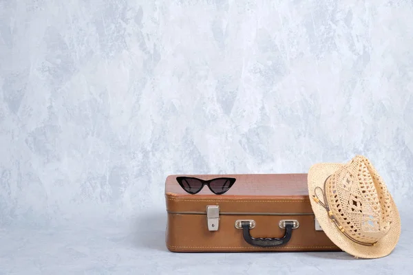 Elegantes Accesorios Antiguos Mujer Viajera Hipster Gafas Sol Vintage Sombrero —  Fotos de Stock