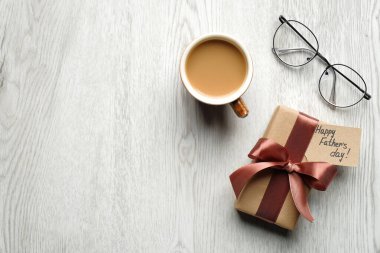 Babalar Günün kutlu olsun. Üstünde 