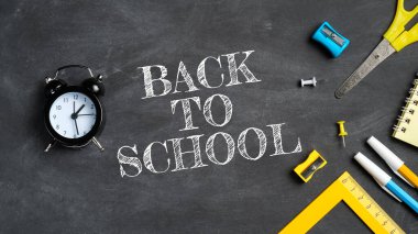 Okul konseptine geri dönelim. Okul malzemeleri ve 