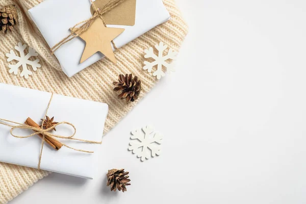 Cajas Regalo Navidad Hechas Mano Copos Nieve Decoraciones Madera Blanca — Foto de Stock