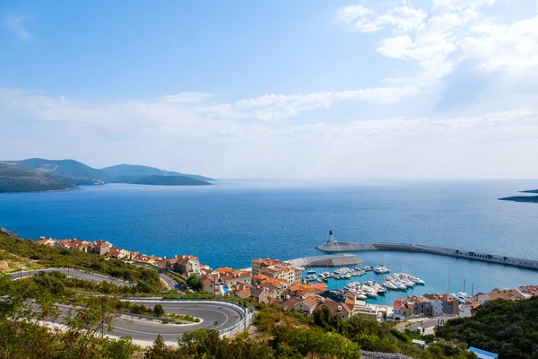 Γραφική Άποψη Στον Κόλπο Λούστικα Του Μαυροβουνίου Λιμάνι Ακτογραμμής Φάρο — Φωτογραφία Αρχείου