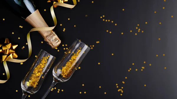 Bouteille Champagne Noël Verres Avec Confettis Dorés Décorations Sur Fond — Photo