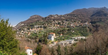 Panoramik şehir Perledo Vezio, Lombardiya, İtalya dan üzerinde