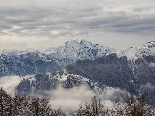 Vue panoramique du parc national du Val Grande en hiver — Photo