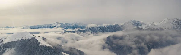 Vue panoramique du parc national du Val Grande et du mont environnant — Photo