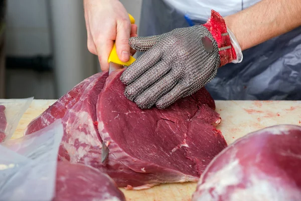 Cutting Meat Meat Shop — Stock Photo, Image