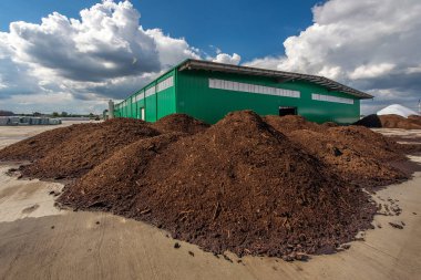 Turba işleme tesisi, depo hammadde ve bitmiş ürünler
