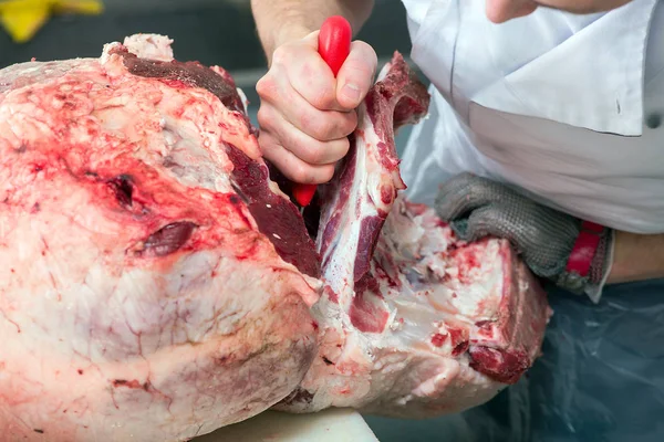 Cutting Meat Meat Shop — Stock Photo, Image