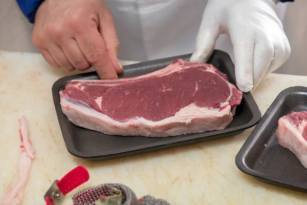 Cutting Meat Meat Shop — Stock Photo, Image