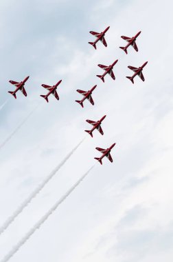 Maribor, Slovenya - 3 Haziran 2011: Kırmızı oklar Raf Hawks tayfun-Viggen oluşumu Aviofun airshow Maribor havaalanında 3 Haziran 2011 tarihinde Maribor, Slovenya performans