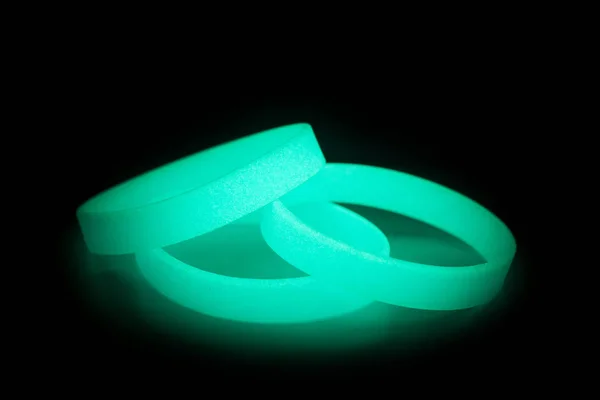 Colored latex glowing light-bracket bracelet — Stock Photo, Image