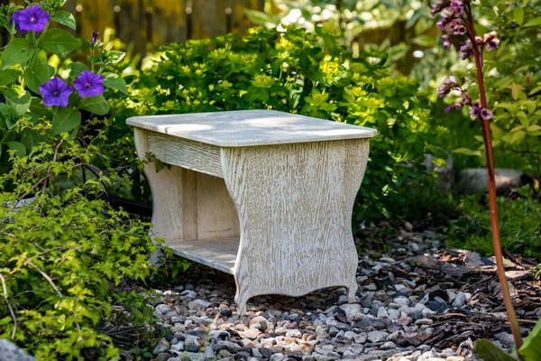 Tabouret Blanc Fait Maison Sur Fond Nature 2018 — Photo