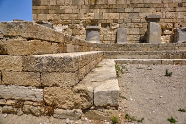 Rodos adasında antik antik kalıntıları