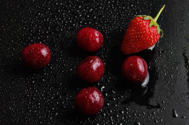 Su damlaçilek ile Tatlı kiraz