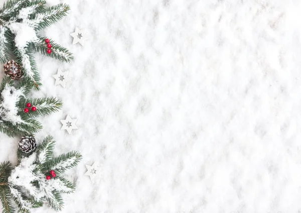 Noel Kar Doğal Köknar Ağacı Twigs Beyaz Ahşap Noel Yıldız — Stok fotoğraf