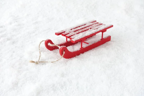 Red Wooden Sledge Rope Snow Covered Snowflakes — Stock Photo, Image