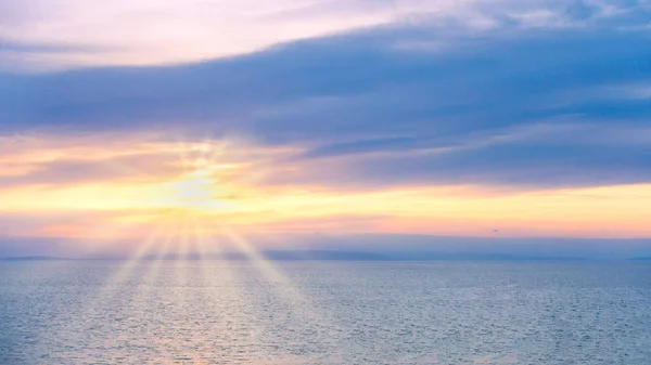 Sueño Amanecer Suave Sobre Mar Azul Con Rayos Sol Sol —  Fotos de Stock