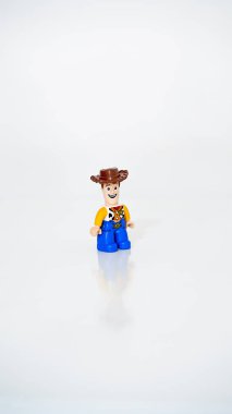 Doğu Java, Endonezya - 27 Eylül 2019 : Disney Infinity karakteri Woody ve Buzz Lightyear'ın Oyuncak Hikayesi filminden izole photoshoot.