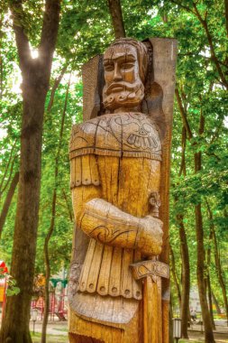 Bryansk 'taki ahşap heykeller parkı. Tahta heykel 