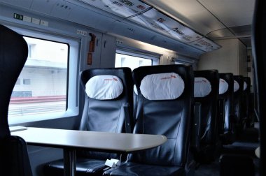 Modern yüksek hızlı tren 