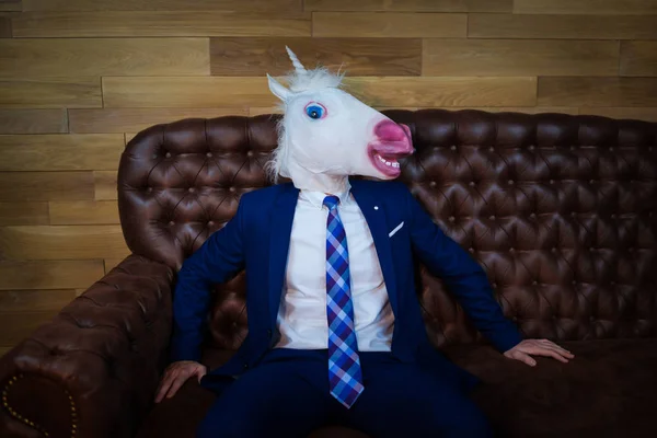 Ev ofis sıradışı bir adam portresi