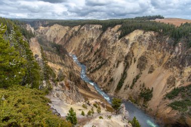 Ziyaret Yellowstone Milli Parkı, Wyoming, ABD'de Ekim