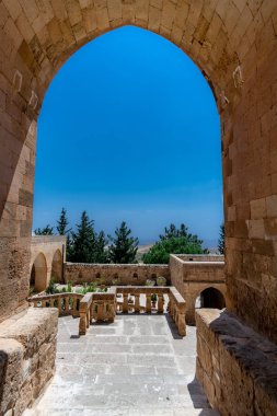 Mardin Asur Meryem Ana Kilisesi Dışında