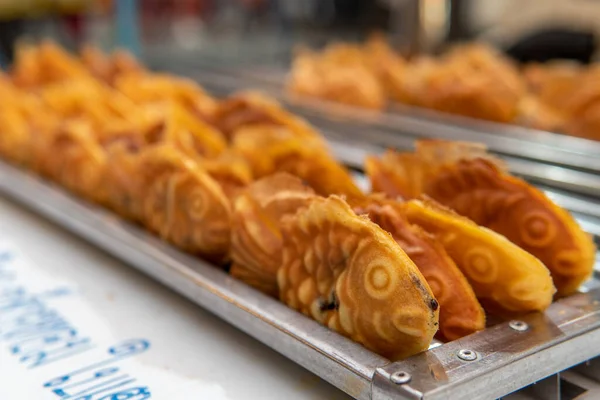 ブンゲオパン 韓国魚の形をしたペストリー タイ北部の通りでの販売のためのストリートフード ストック画像
