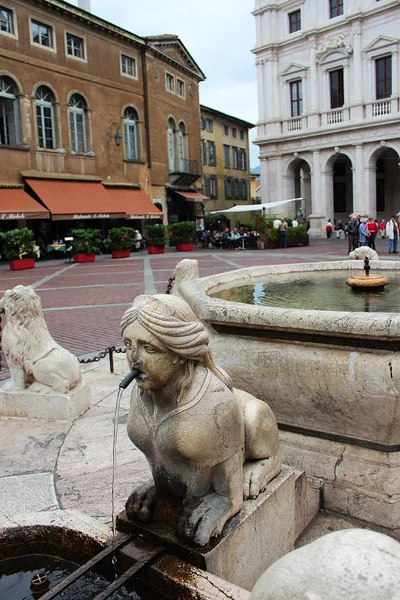 Bergamo sessiz Meydanı