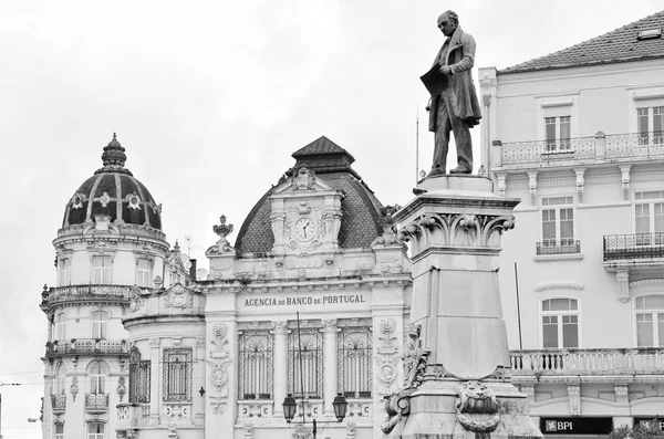 Coimbra Portugal 2012 Sentralbanken Portugal Det Vakre Torget Med Statuen – stockfoto