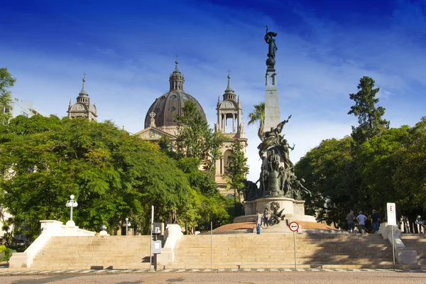 Porto Alegre, Brezilya-22/04/2018: Jullio de Castilhos anıt Matriz merkezi Meydanı (Praça da Matriz), Porto Alegre, Rio Grande yapmak Sul, Brezilya