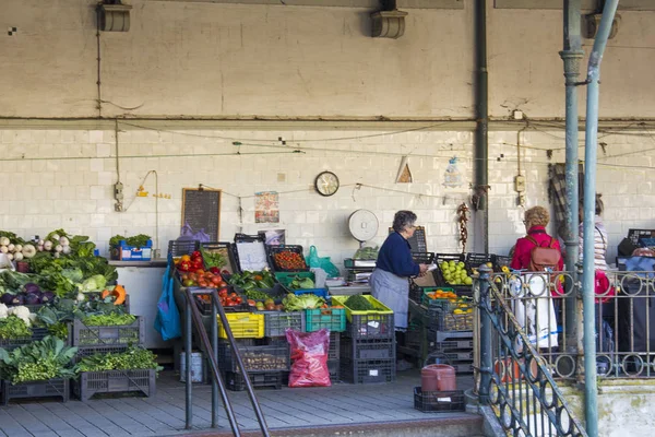 Porto, Portekiz-28/04/2018: Mercado yapmak Bolhao, şehrin eski, geleneksel Pazar.