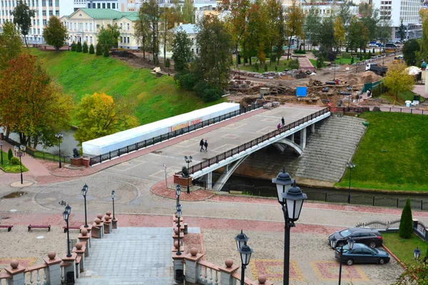Vitebsk Vitryssland Juli 2015 Pusjkin Bridge Nära Heliga Dormition Domkyrkan — Stockfoto