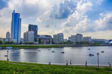 Minsk, Beyaz Rusya-01/05/2018: Svisloch nehir, 