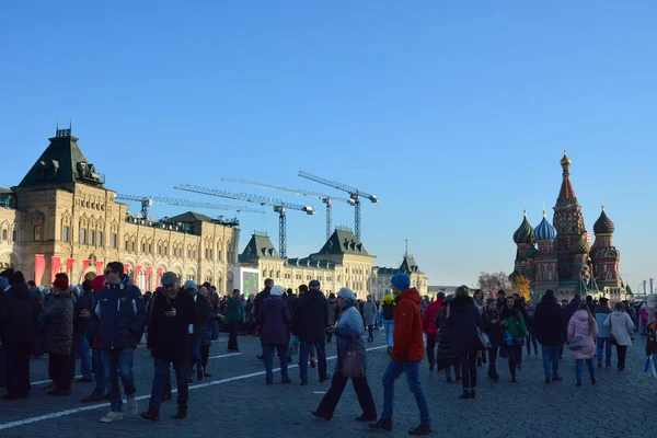 Moscú Rusia Noviembre 2018 Gente Disfrutando Después Desfile Militar Plaza — Foto de Stock